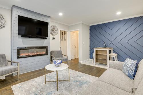 Piedmont Heights Apartment | 2 Mi to Midtown: Chic Apartment in Atlanta!