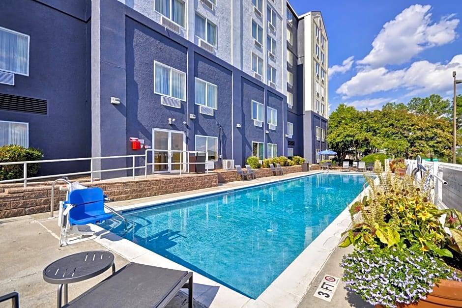Cumberland Hotel | 2-Star Hotel ∙ Fairfield Inn & Suites by Marriott Atlanta Vinings/Galleria