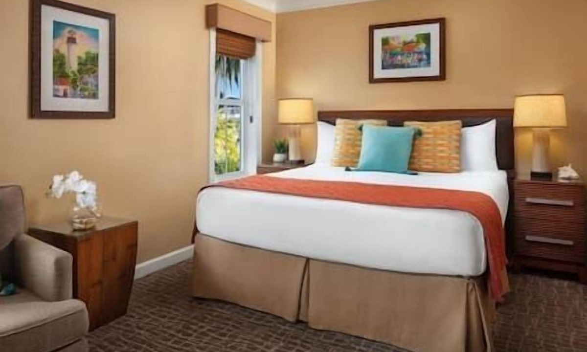 Bahama Village Resort | 2 Sunset Harbor Resort, Marina, In Town, Hot Tub!