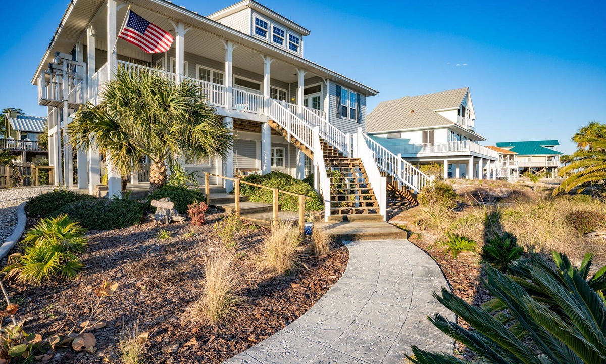 East End House | 20% OFF FALL! Beach Retreat, Easy Beach Access, Gulf Views & Private Pool!