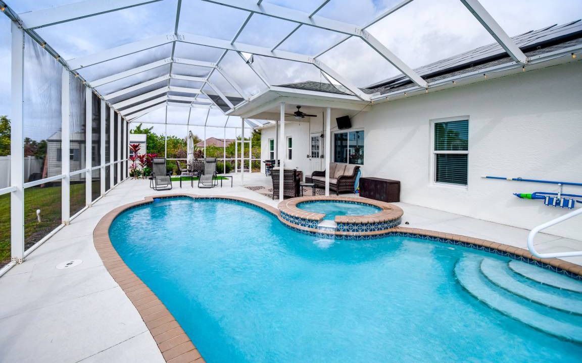 Centennial House | 204 m² House ∙ 3 bedrooms ∙ 9 guests