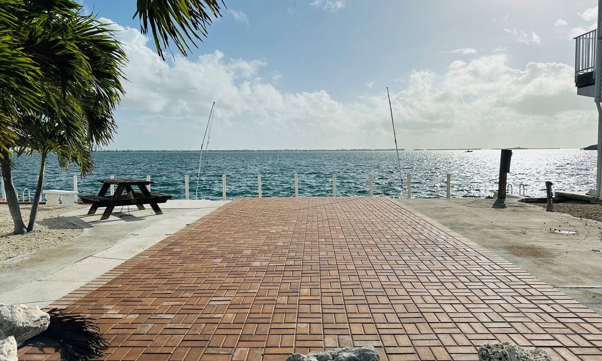 Cudjoe Key RV Rental | 219 Oceanfront RV Lot 59' Seawall