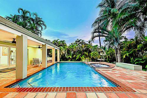 Pinecrest House | 223 m² House ∙ 4 bedrooms ∙ 12 guests