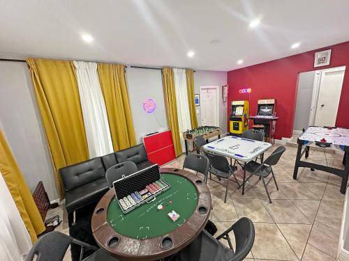 Coral Way House | 2300 m² House ∙ 5 bedrooms ∙ 23 guests