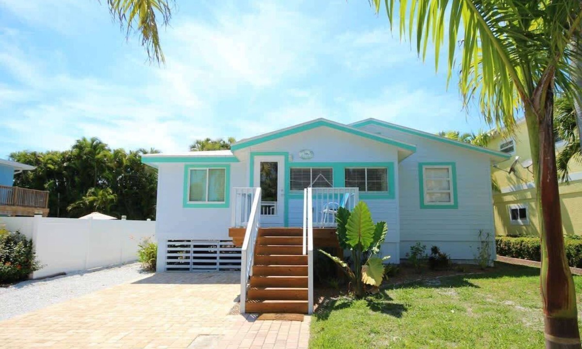 Hills T P House | 231 Pearl Island Cottage Retreat w Private Pool