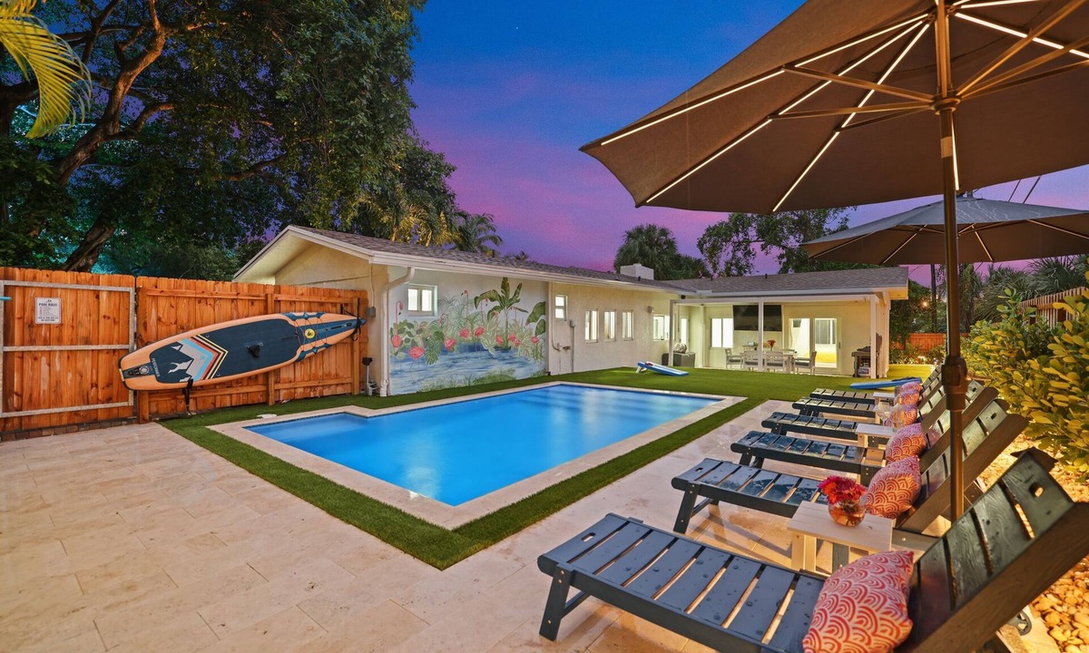 Delray Beach House | 237 | Heated Pool | Putting | Outdoor Living | FreeBee Zone | by DelrayNightly