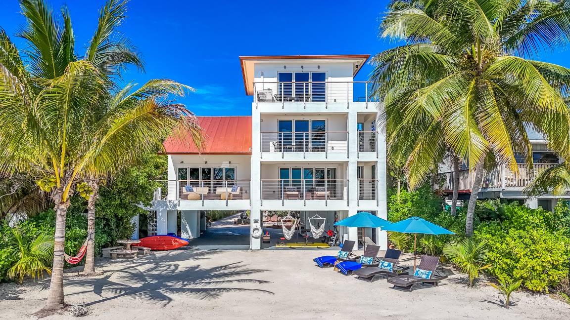 Marathon House | 255 m² House ∙ 4 bedrooms ∙ 10 guests