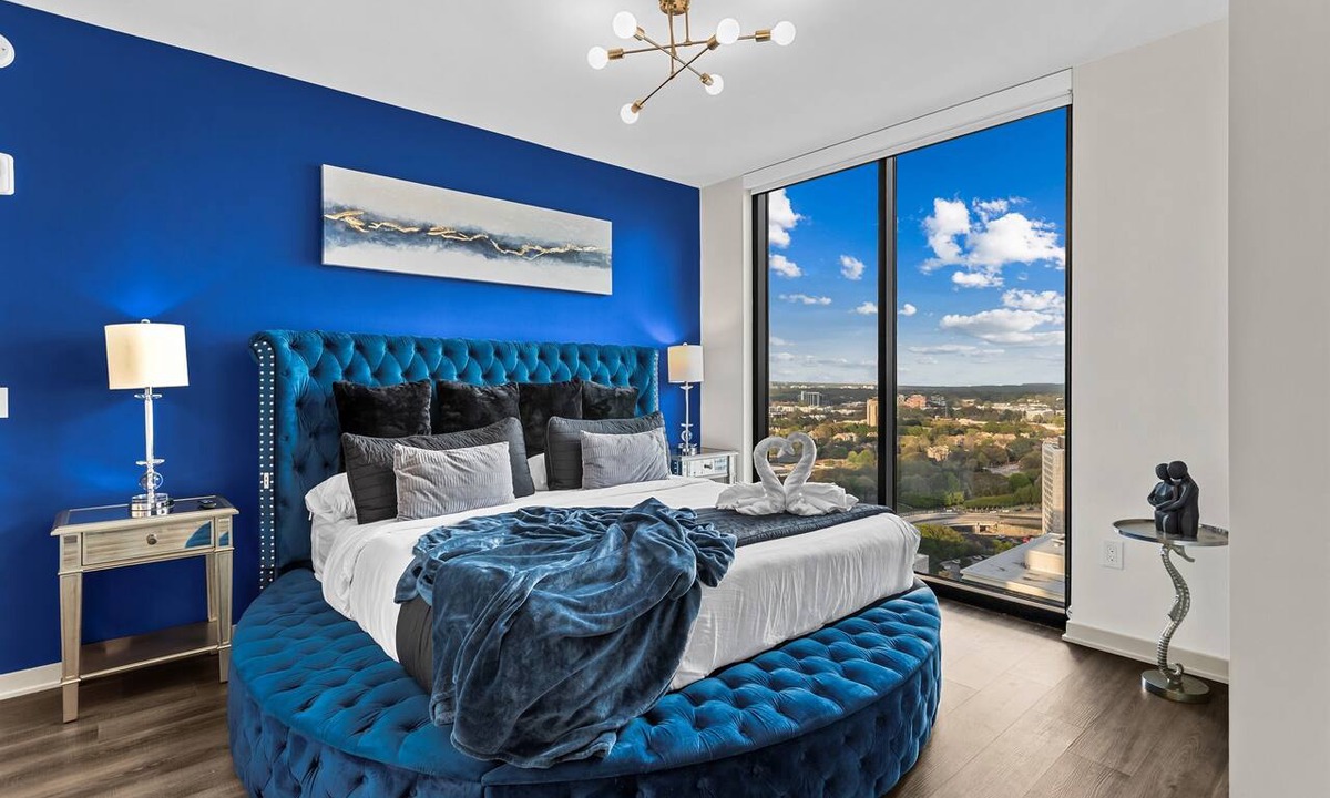 Downtown Atlanta Apartment | 25th Floor Midnight Oasis | Skyline Views, Balcony, Near Mercedes-Benz Stadium