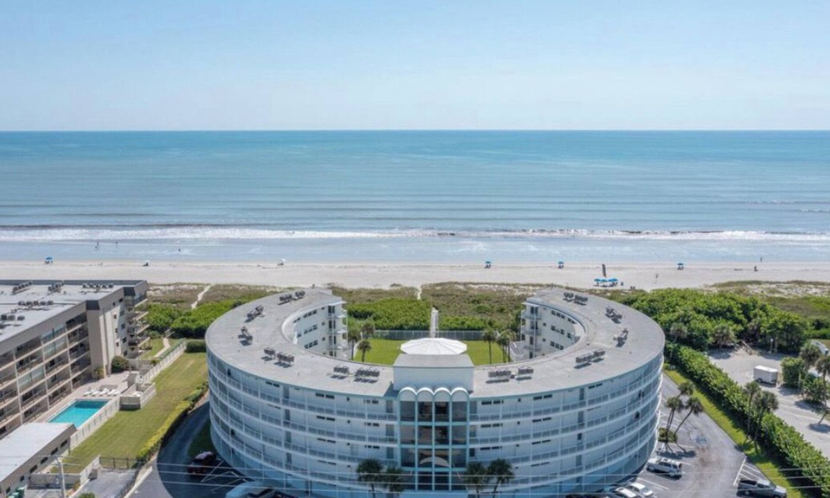 Cocoa Beach Condo | 2700monthly Ocean Front 2-bedroom condo in enchanting Cocoa Beach 90 day minimum