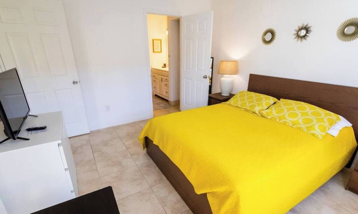 Mission Bay Apartment | 270B - Boca Retreat w/Pool, Parking, Near Evert Tennis & Shops