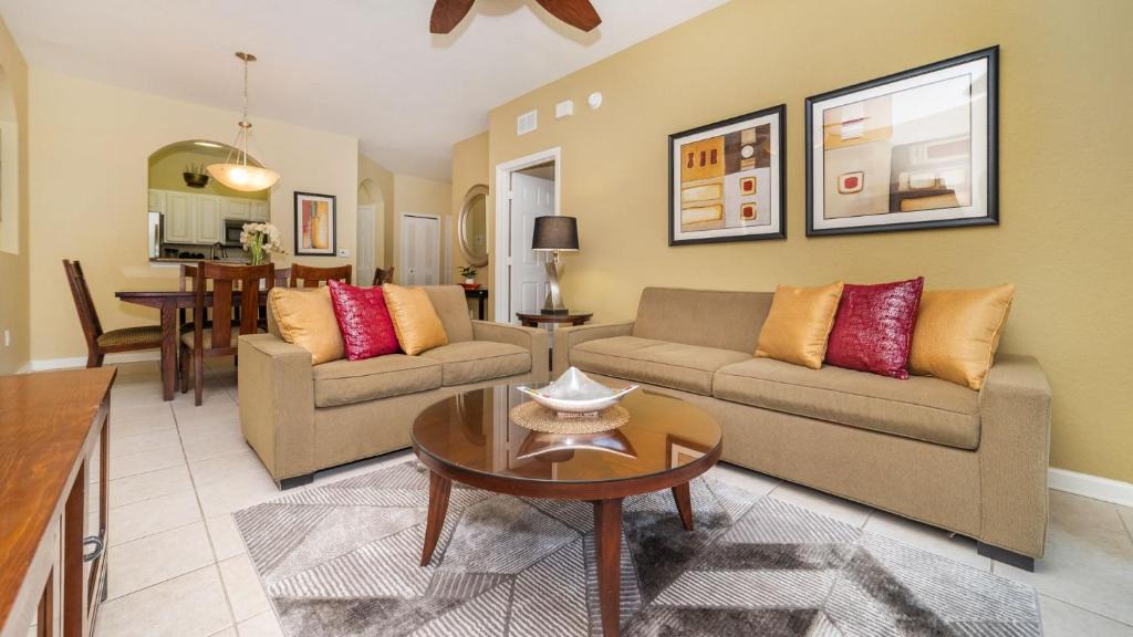 Windsor Hills House | 2781 Almaton #103