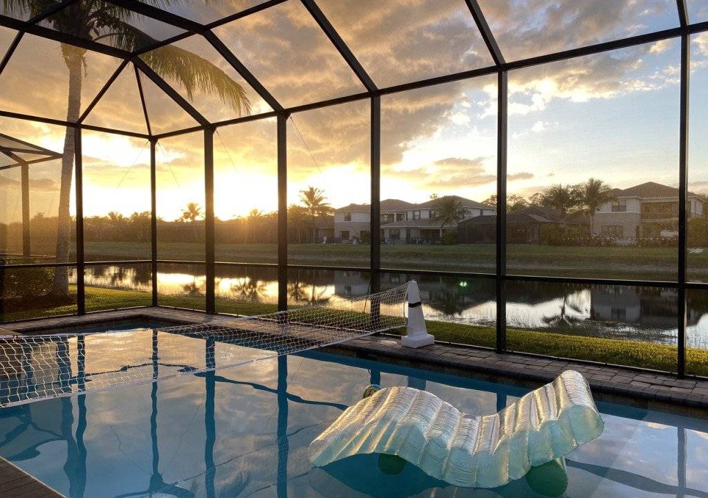 Naples House | 293 m² Bungalow ∙ 4 bedrooms ∙ 10 guests