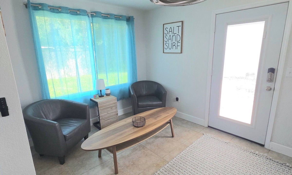 Rio Vista House | 2B/2B less than 10 minutes from the beach - Newly Remodeled Home