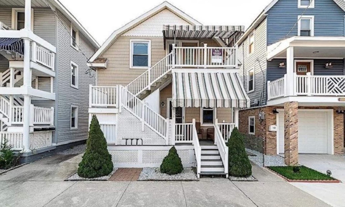 North End Condo | 2BD/2BA First Floor Condo! Short Walk to Beach! Stay, Relax, Repeat