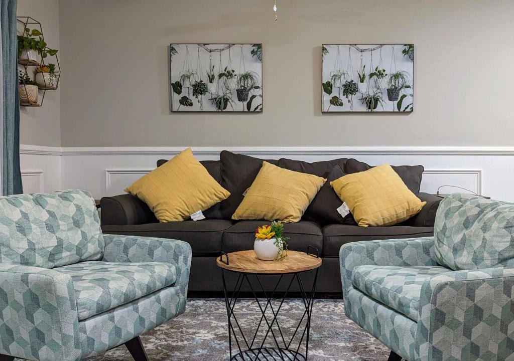 College Park Apartment | 2BD - 5Min to Airport - 9A