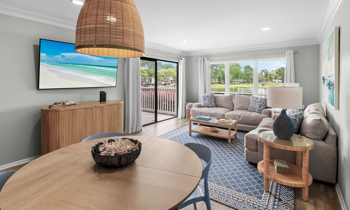 Sandestin Condo | 2BD Condo, Bay Views, 6-Passenger Golf Cart, Pool