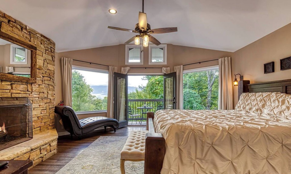 Chalet Village Cottage | 2BR/2BA, 2 Fireplaces, Hot Tub, 10 Minutes from Downtown and GSMNP, No Pet Fee!