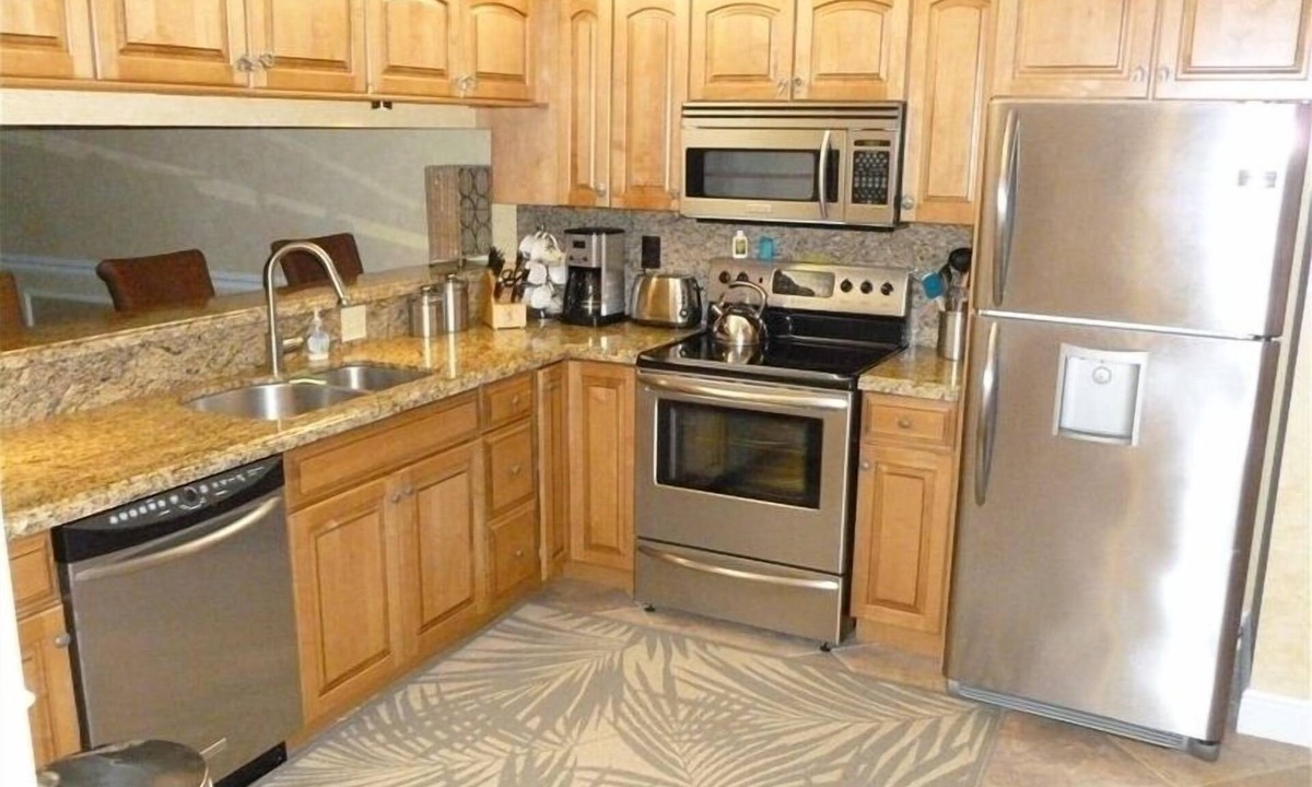 Jupiter Condo | 2BR Comfortable Condo with Easy Beach Access