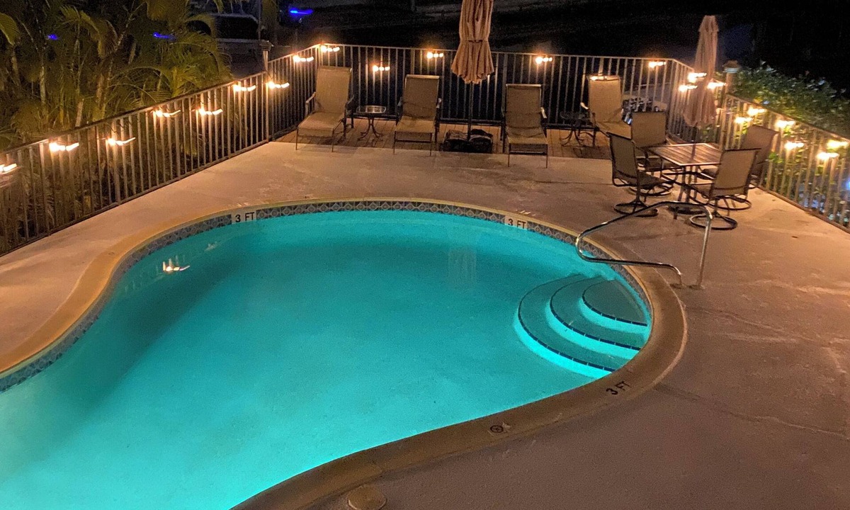 Pelican Condo | 2BR CONDO W/POOL ON CANAL