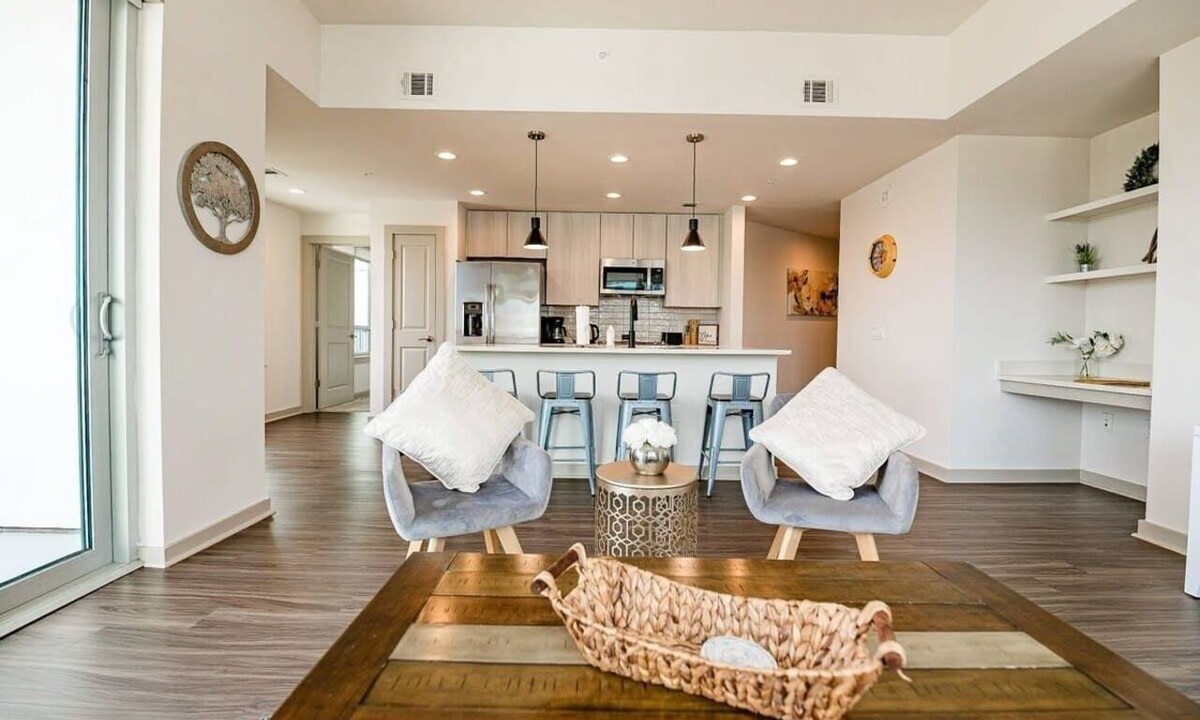 Third Ward Apartment | 2BR Fully Furnished Apartment Uptown - BOA Stadium by RedAwning