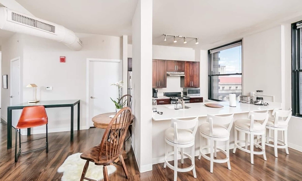 Downtown Baltimore Apartment | 2BR Stunning Lux Apartment Free Parking, Rooftop Deck & Gym, ADA Compliant