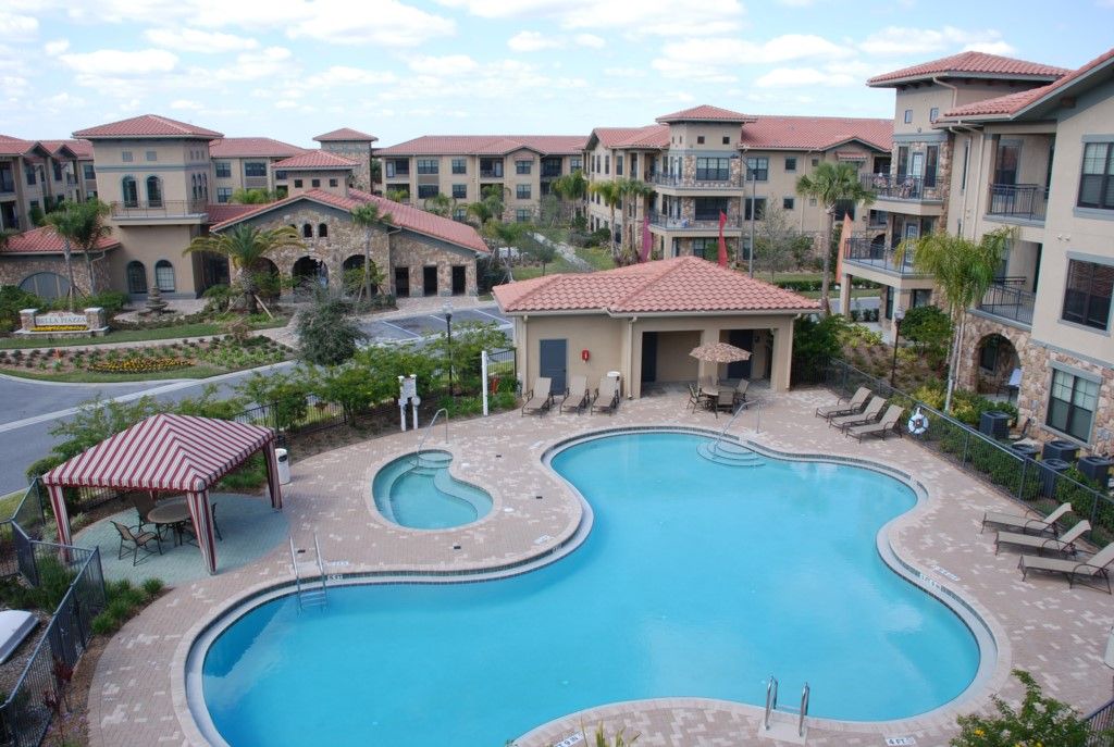 Wellington Apartment | 3 Bed 3 Bath Pool View High End Corner Condo