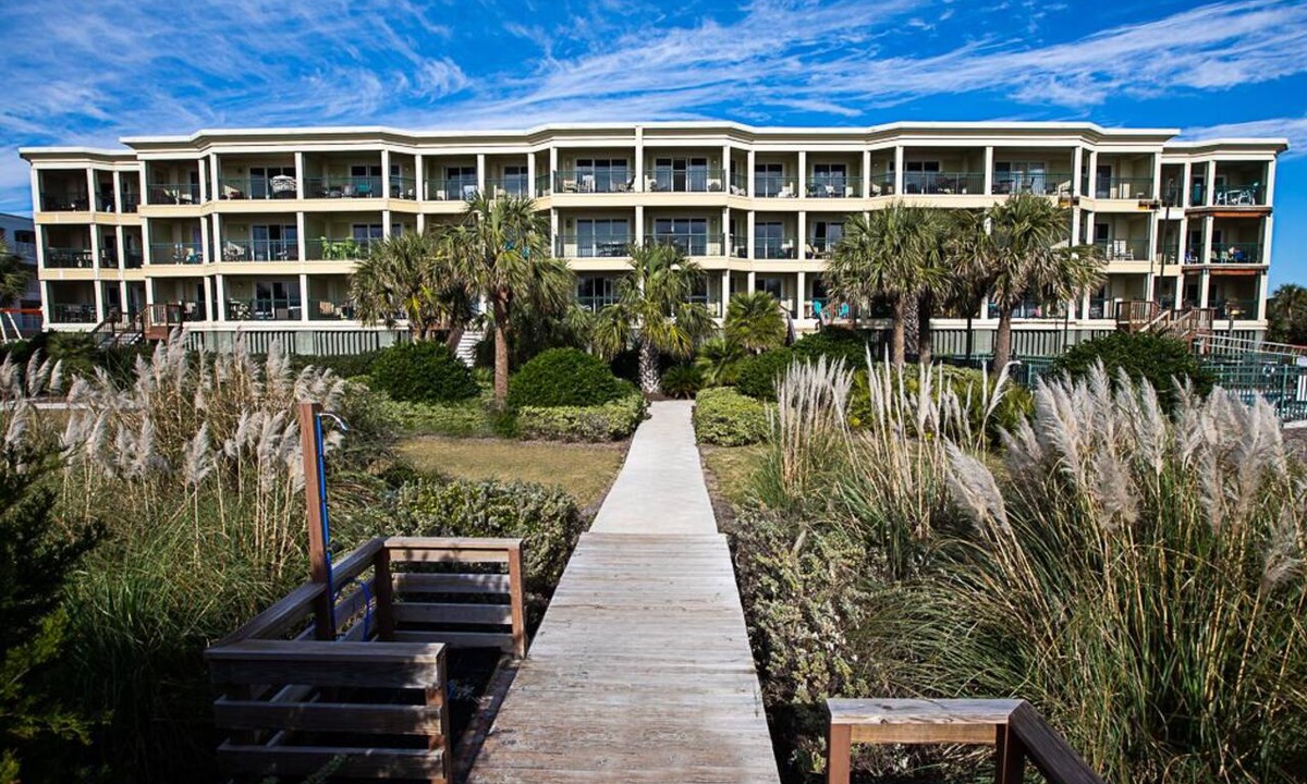 Isle of Palms Condo | 3 bed/3 Bath with Amazing Views! Sleeps 8