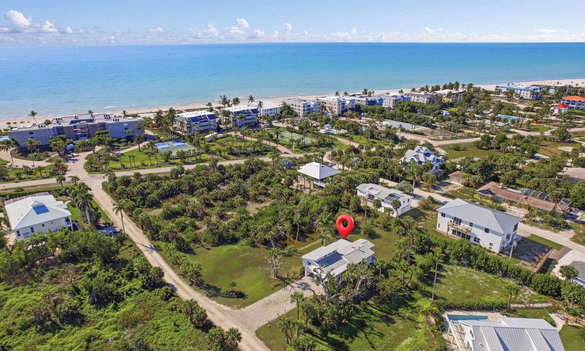 Sanibel House | 3-Bedroom, 3-Bath Private Home in Sanibel Steps to Beach 1 Week Minimum Rental