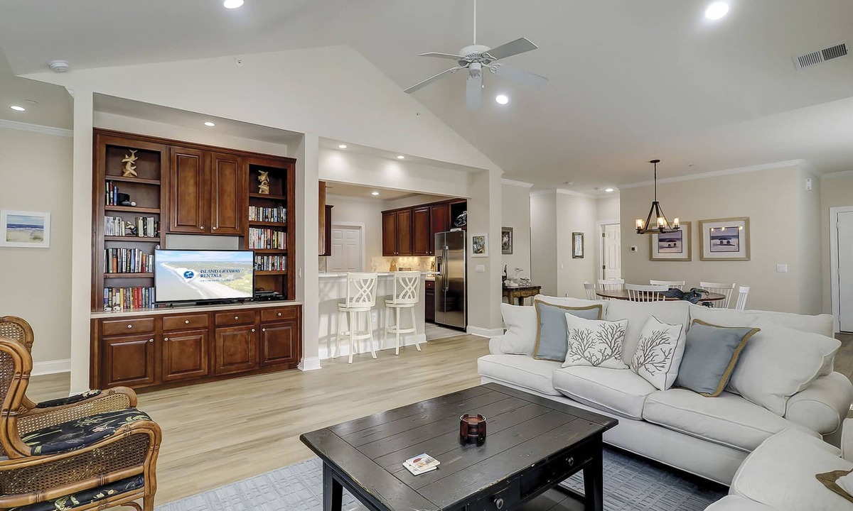 Hilton Head Island Villa | 3 bedroom/3 bathroom 2nd floor Shipyard villa with community tennis and pool