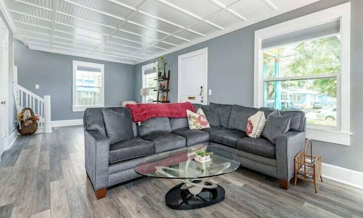 United Central Apartment | 3 Bedroom 801005 by Houzlet