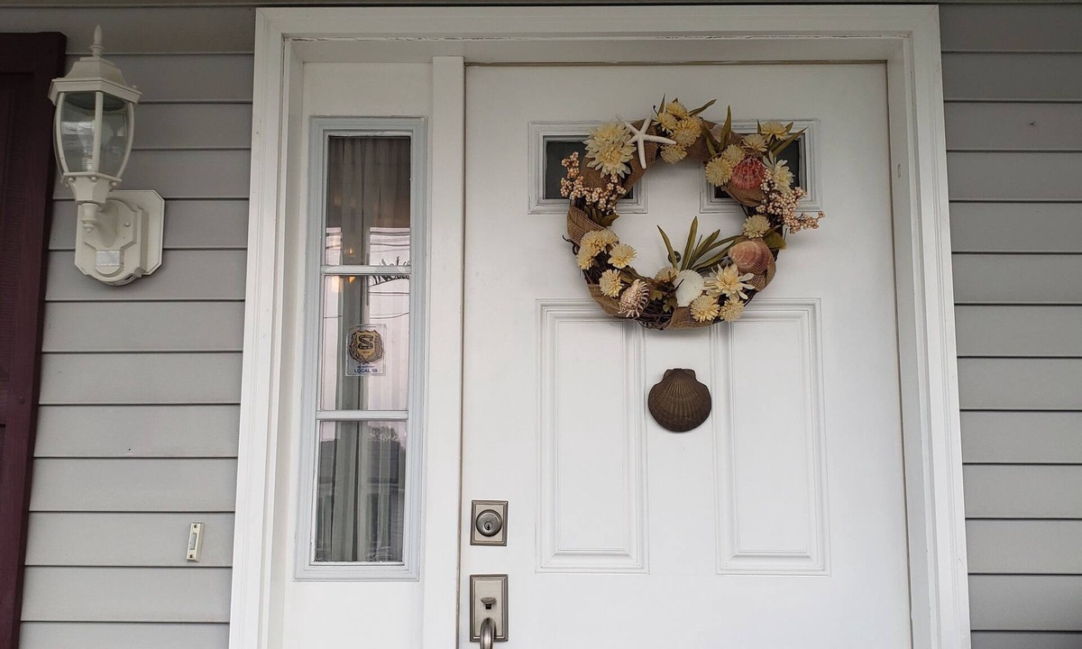 Villas House | 3 bedroom down the street from the Bay (Pets allowed for a fee)