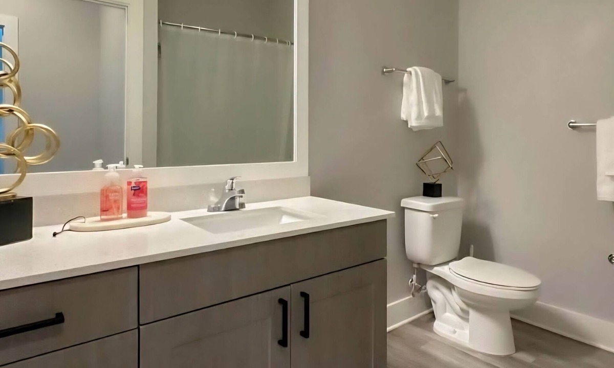 Golts House | 3-bedroom house in charming Middletown with AC