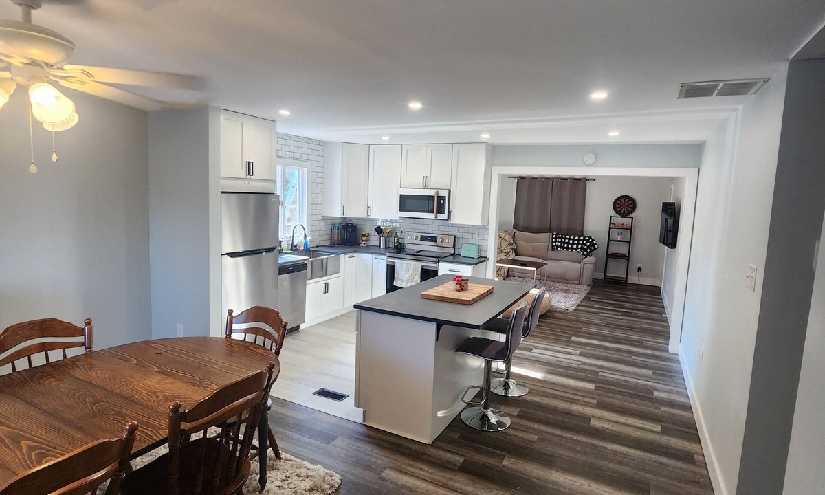 Dennisville House | 3-bedroom house in charming minutes from the beach.