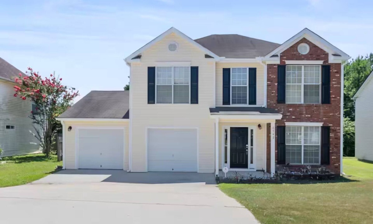 Riverdale House | 3-bedroom house in gorgeous Riverdale with cool AC
