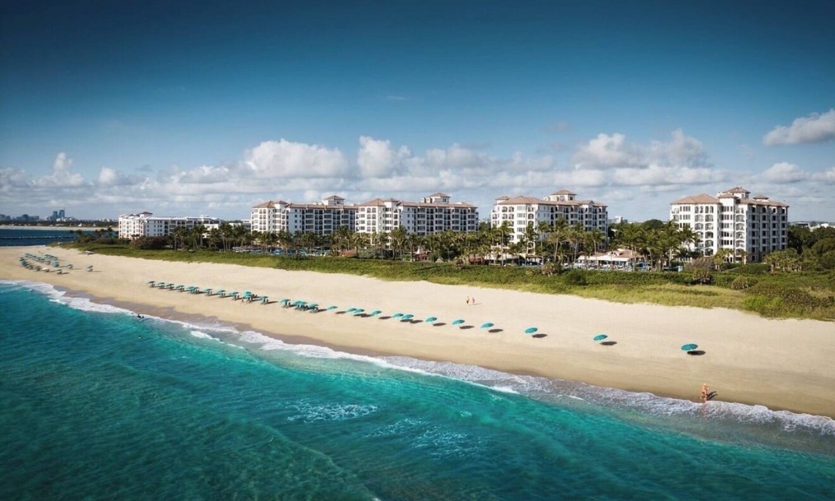 Palm Beach Shores Villa | 3-bedroom oceanfront villa in serene Palm Beach Shores April 12-19