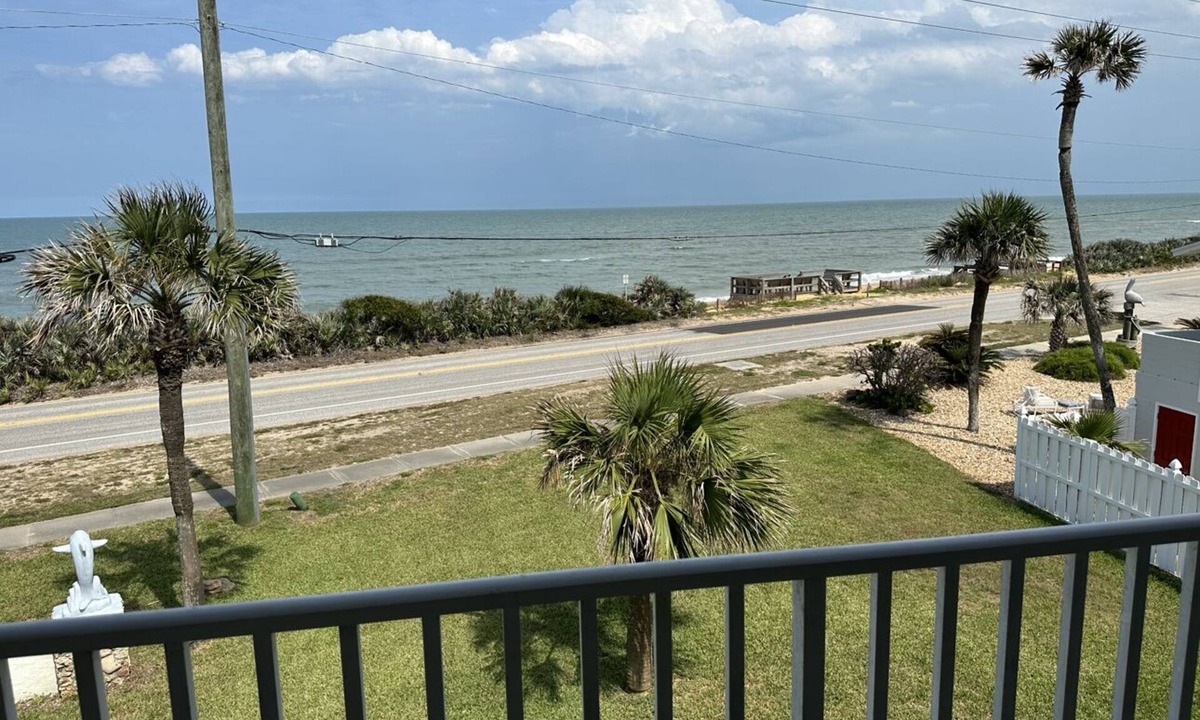 Ormond-by-the-Sea House | 3 bedroom Oceanview townhome with double car garage
