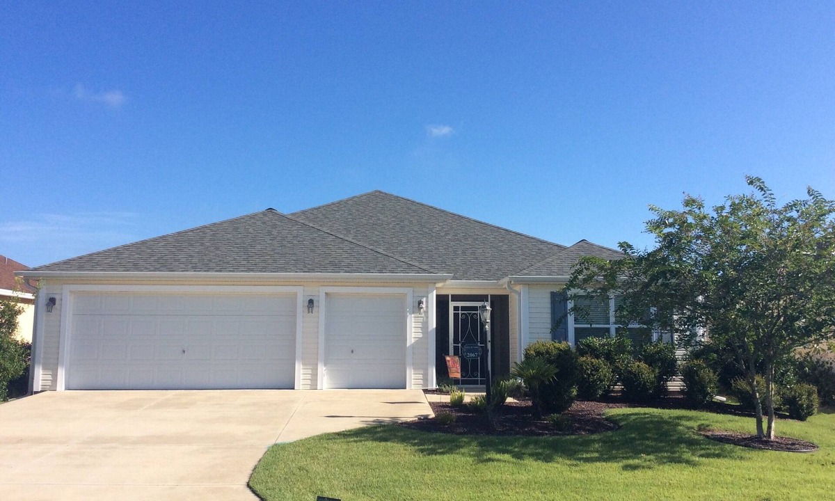 The Villages House | 3-Bedroom Retreat near Brownwood Paddock Park: Your Ideal Villages Getaway