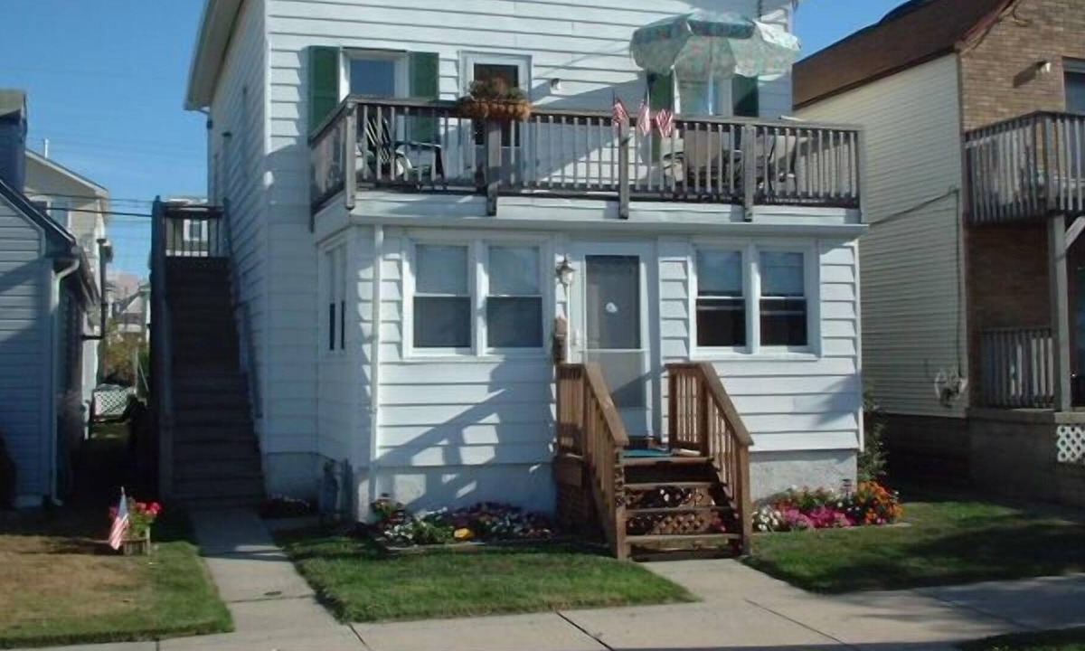 North End House | 3 Bedroom Sleeps 7 Near Beach and Boardwalk