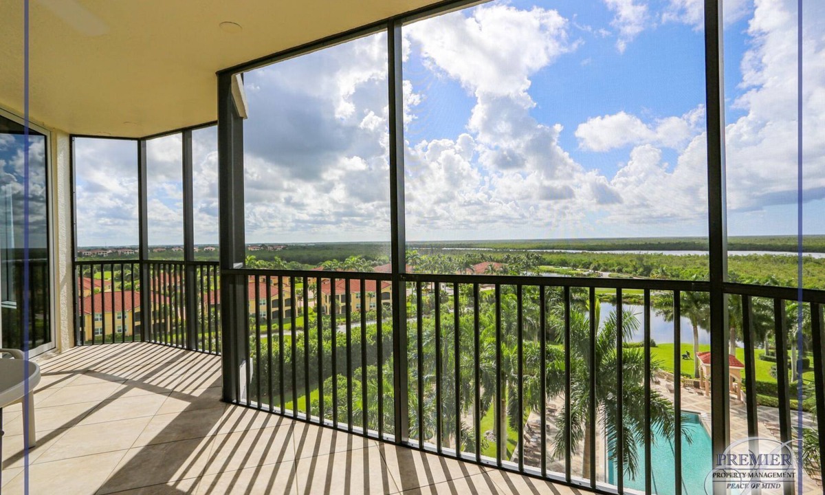 Hammock Bay Condo | 3 BEDROOM4 BATHROOM HIGH IN THE SKY CONDO AT HAMMOCK BAY GOLF & COUNTRY CLUB