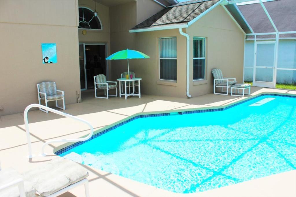 Ridgewood Lakes Villa | 3 bedrooms pool home Gated community Ridgewood Lakes