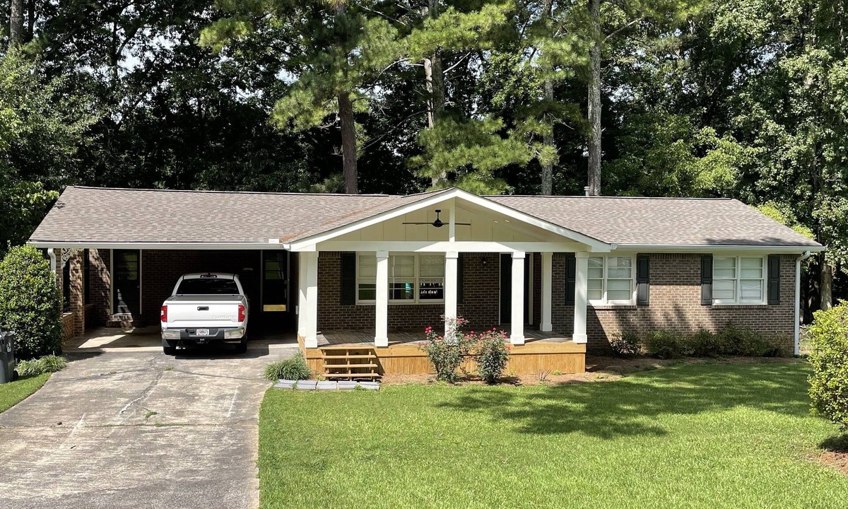 Lawrenceville House | ✓ 3 beds ✓ 2 bath ✓ MAX 6 ✓ 5 min to highway ✓ 20 min to Mall of GA ✓