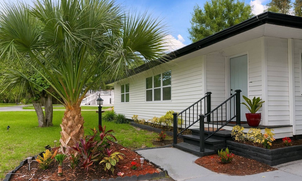 Osprey House | 3 BR Charming cozy coastal house🐬minutes away from Siesta Key & Venice beach