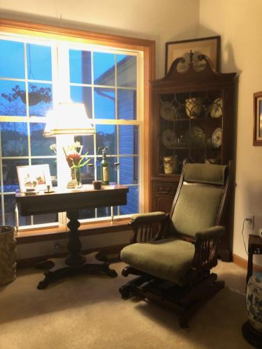 Milford Bed & Breakfast | 3 guest rooms 2 shared baths