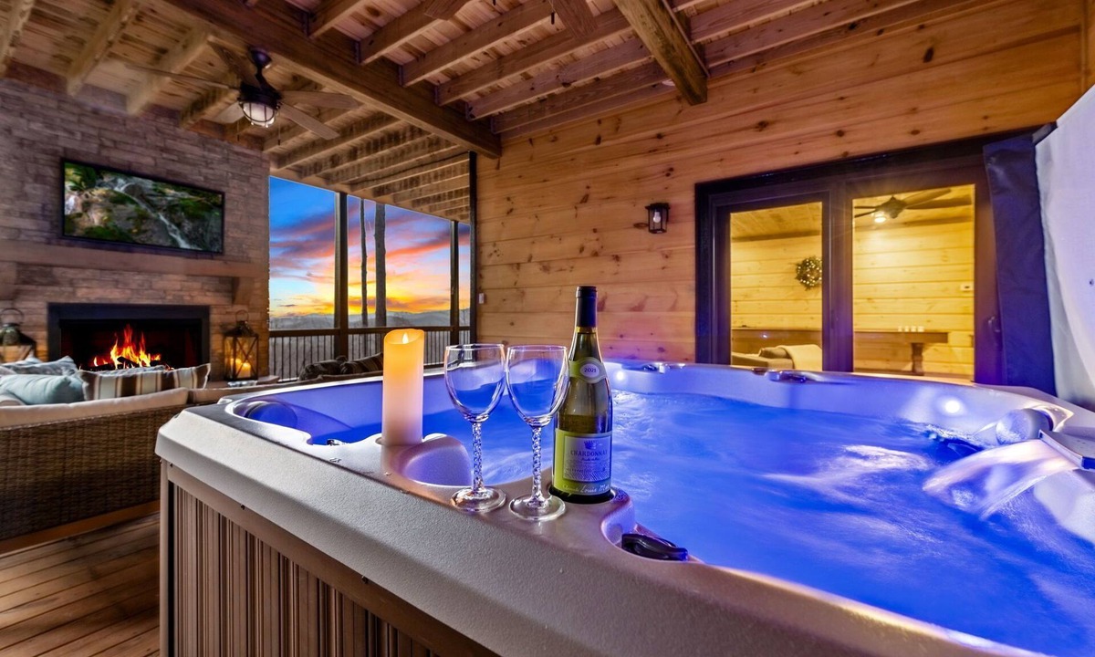 Mineral Bluff Cabin | 3 King Suites + Kids Room, 2-State Mtn View GA&NC