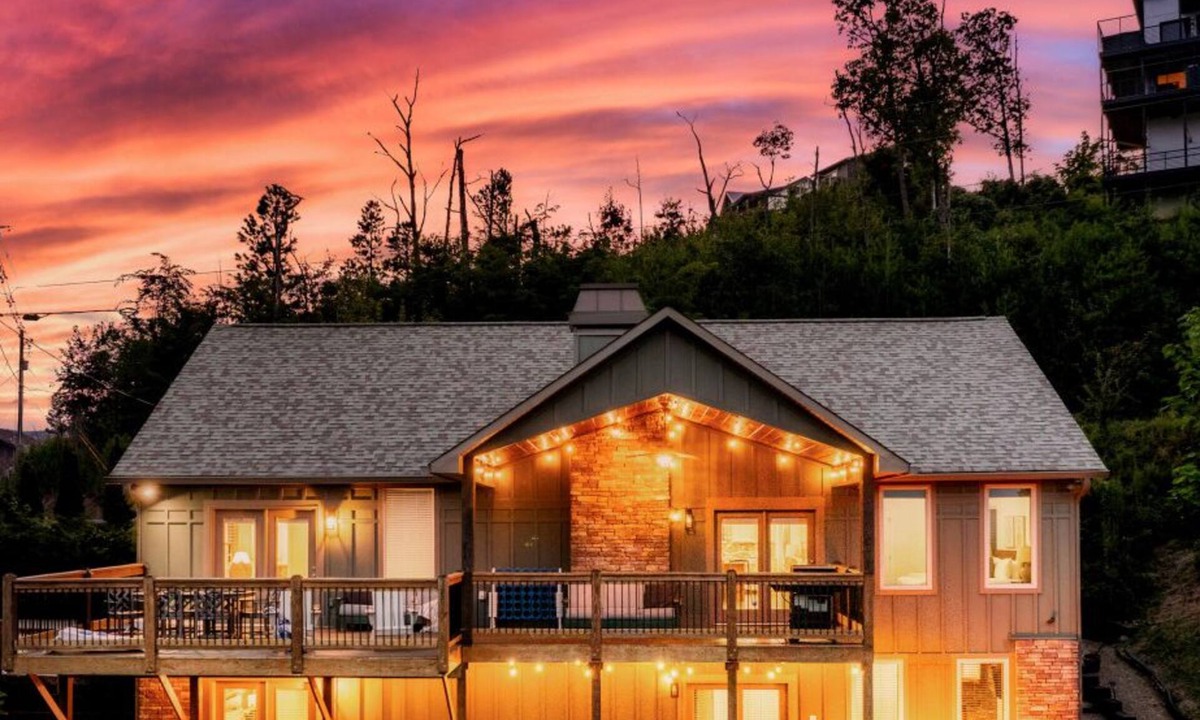 Chalet Village North Cabin | 3 Master Suite w/VIEWS/Gameroom/Theater/Hot Tub - Elk Camp