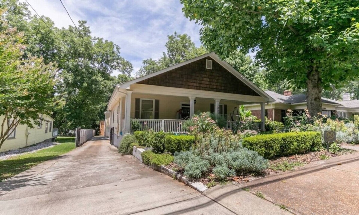 North Ormewood Park House | 3 Miles to World Cup Stadium | Near Beltline