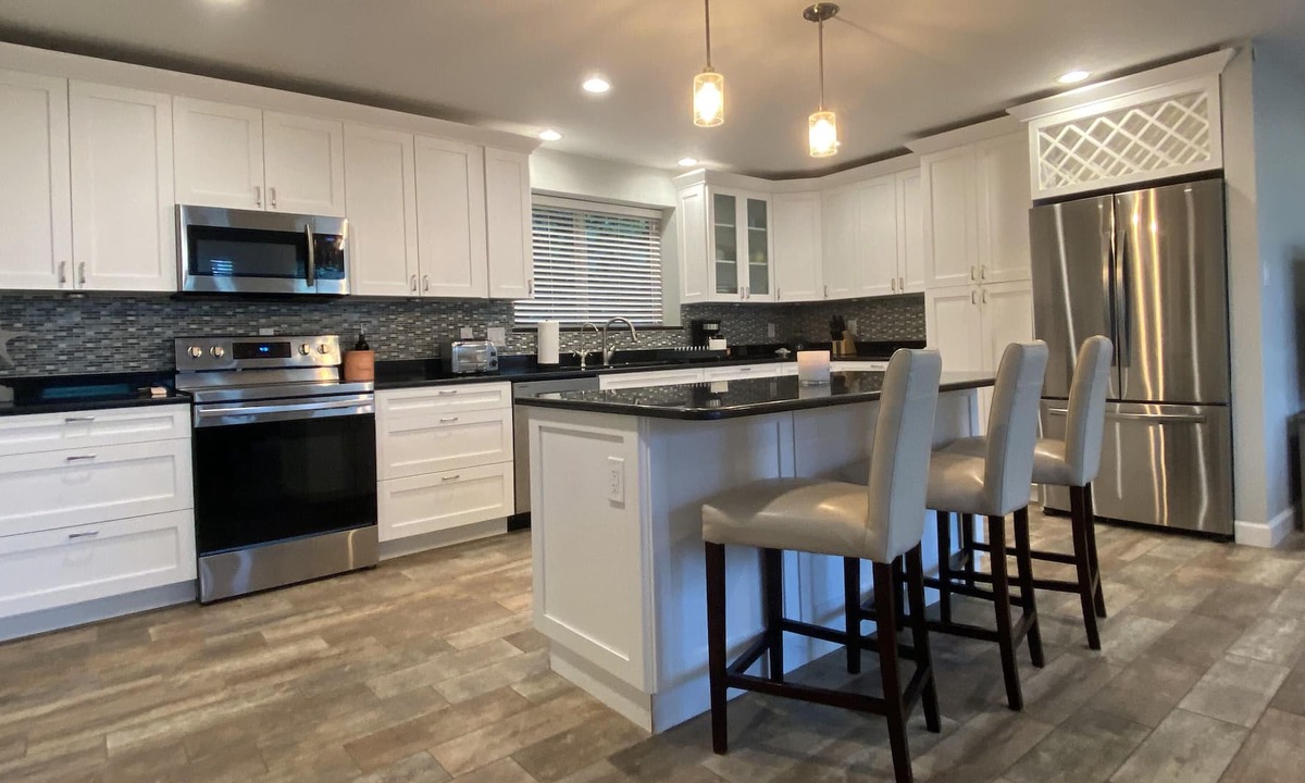 Redington Beach House | 3 minute walk to the beach! Quiet community