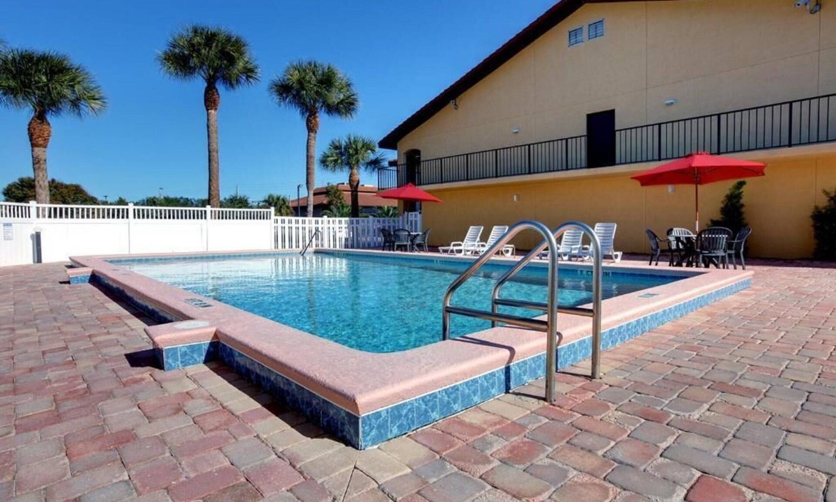 St. Augustine Beach Hotel | 3 Rooms Great for Beach Adventures | St. Augustine Beach - 1.7 mi | Onsite Pool