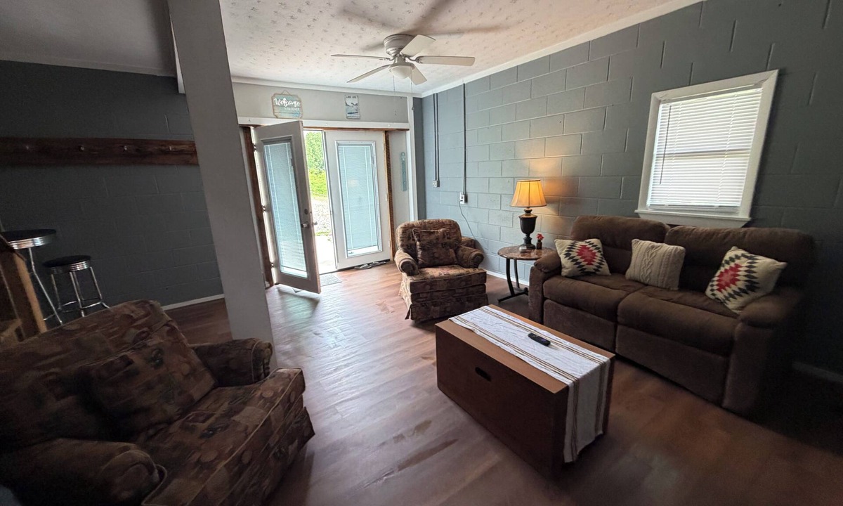 Baxter Cabin | 3 story Lake home!