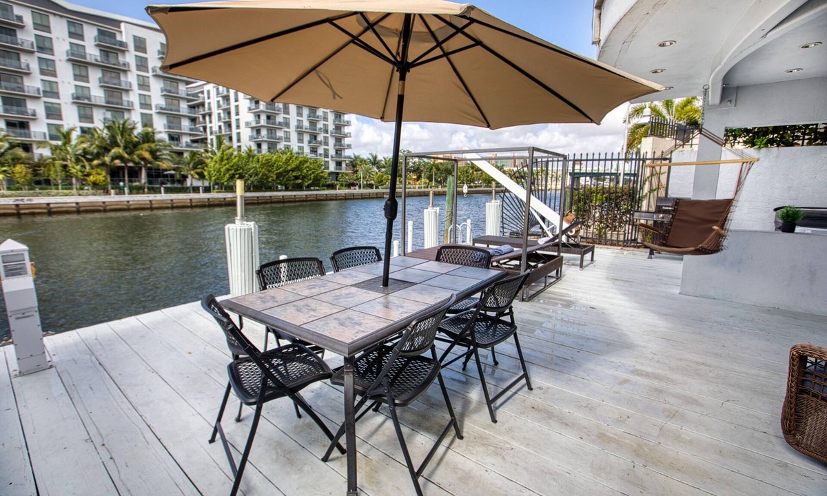 East Little Havana Villa | 3-story modern, home, with a large deck & jacuzzi overlooking the Miami River